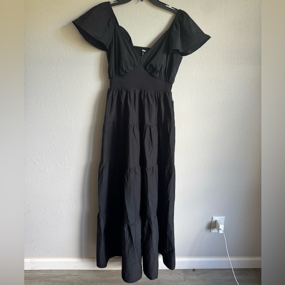 NWT Express Black V-Neck Tiered A-Line Midi Sundress Womens S Whimsigoth